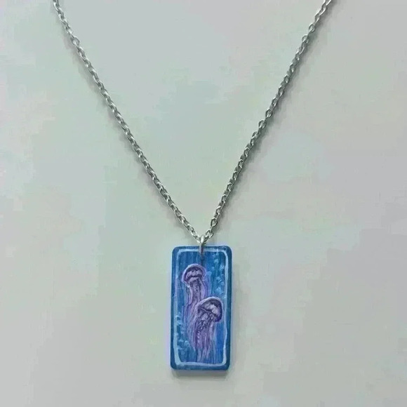 Jellyfish pendant necklace on a small silver chain ✦ Mermaid ocean lover style ✦ - Picture 5 of 7